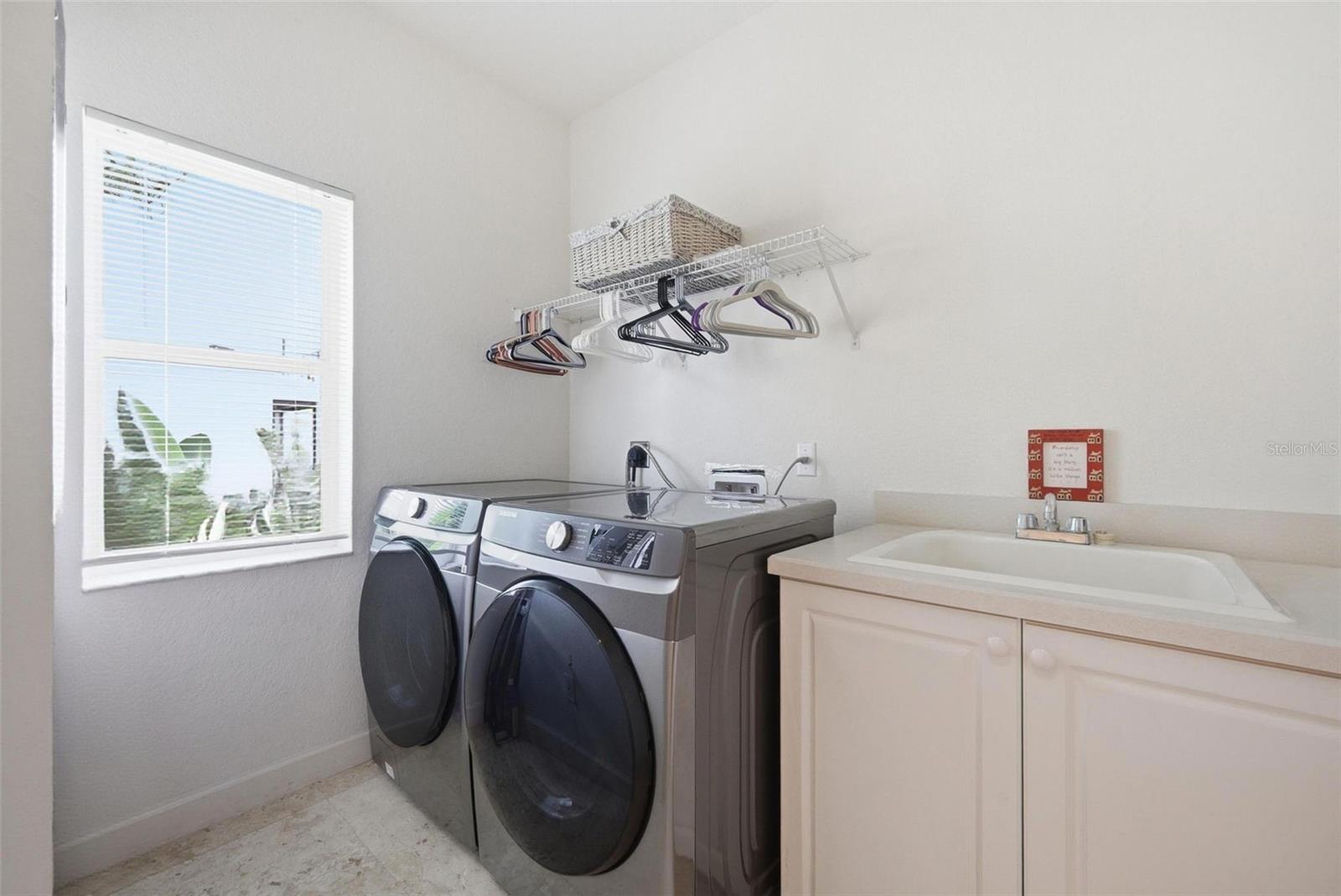 Listing photo id 31 for 2017 Harbour Watch Circle