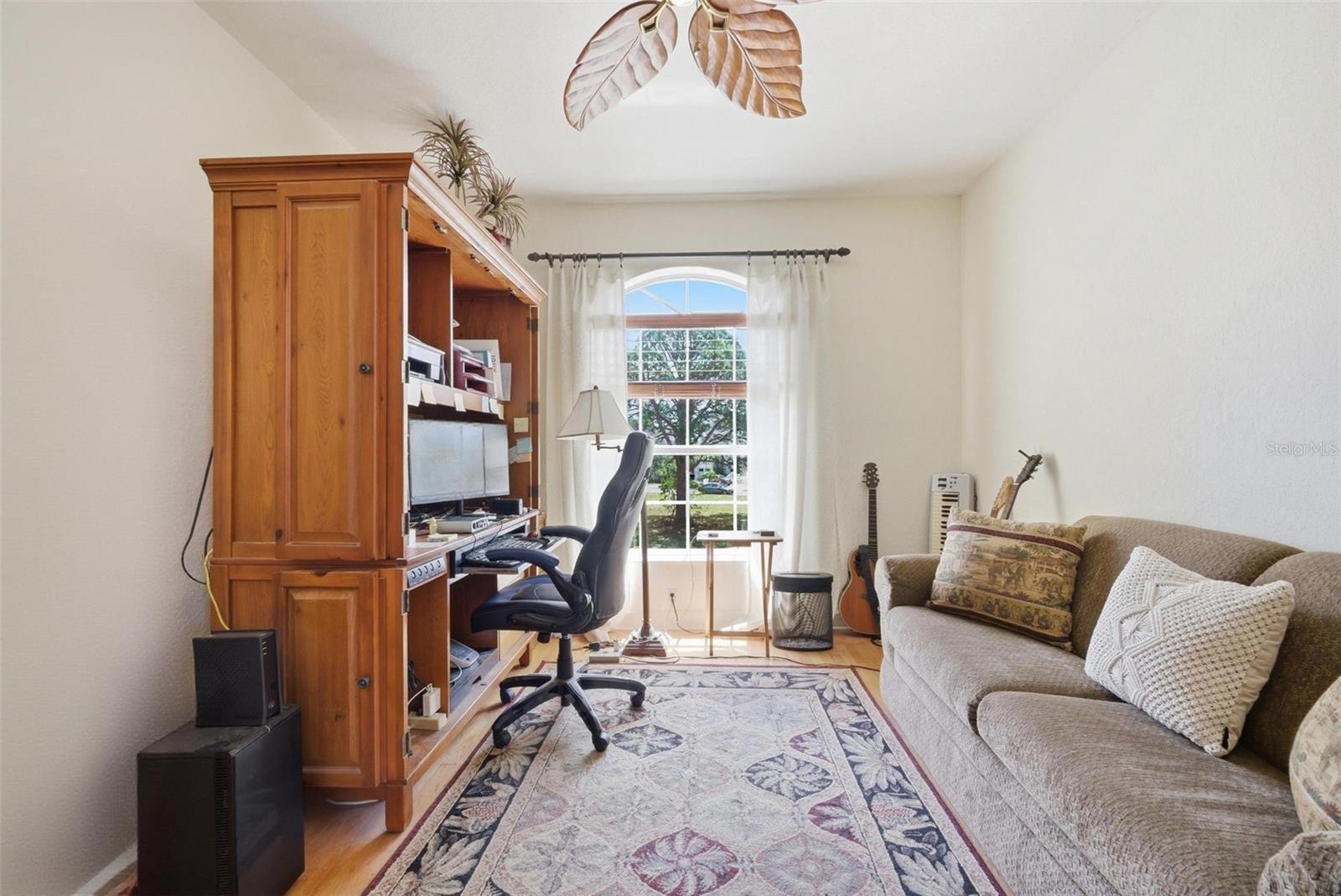 Listing photo id 33 for 2017 Harbour Watch Circle