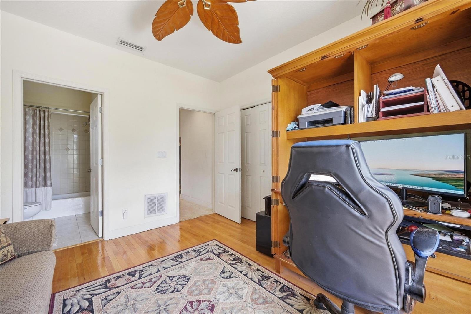 Listing photo id 34 for 2017 Harbour Watch Circle