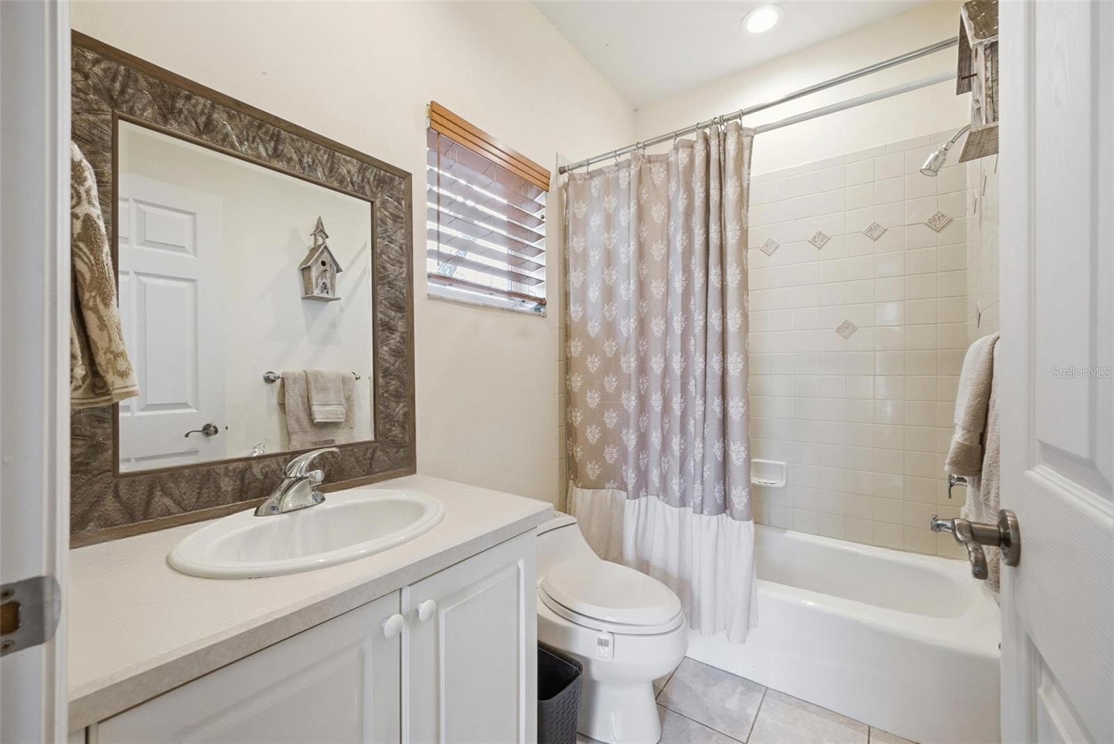 Listing photo id 35 for 2017 Harbour Watch Circle