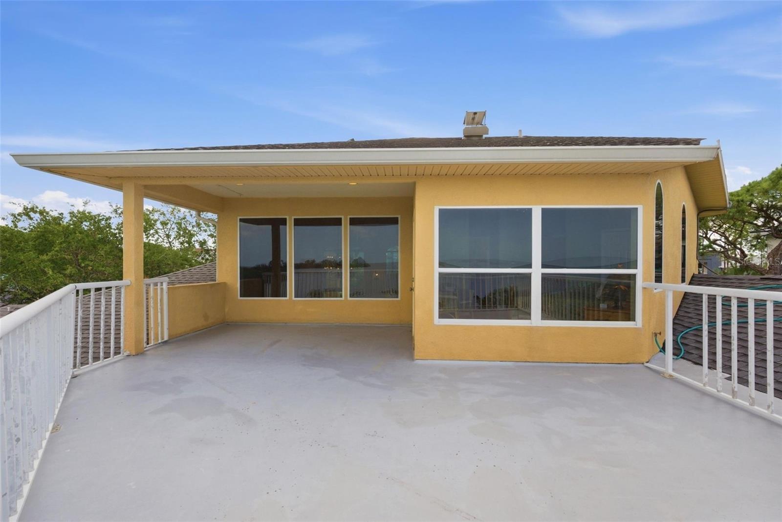 Listing photo id 39 for 2017 Harbour Watch Circle