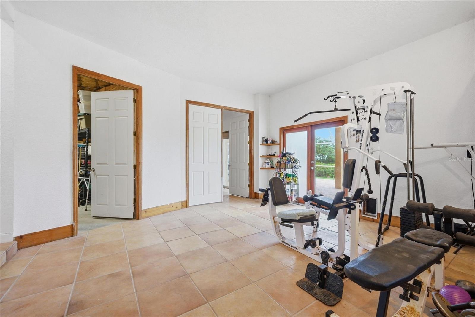 Listing photo id 48 for 2017 Harbour Watch Circle