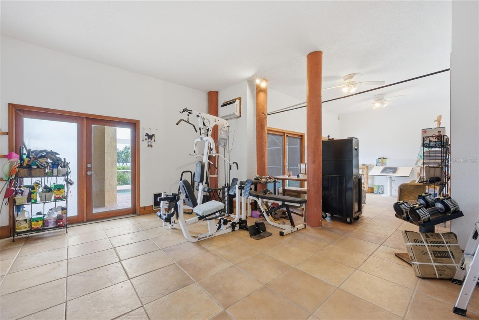 Listing photo id 49 for 2017 Harbour Watch Circle