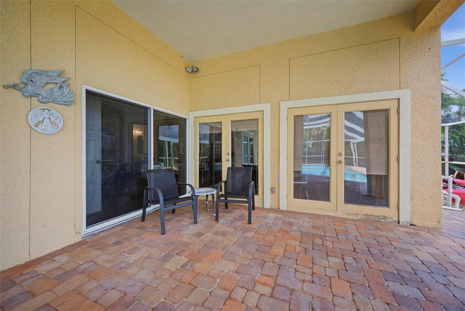 Listing photo id 58 for 2017 Harbour Watch Circle