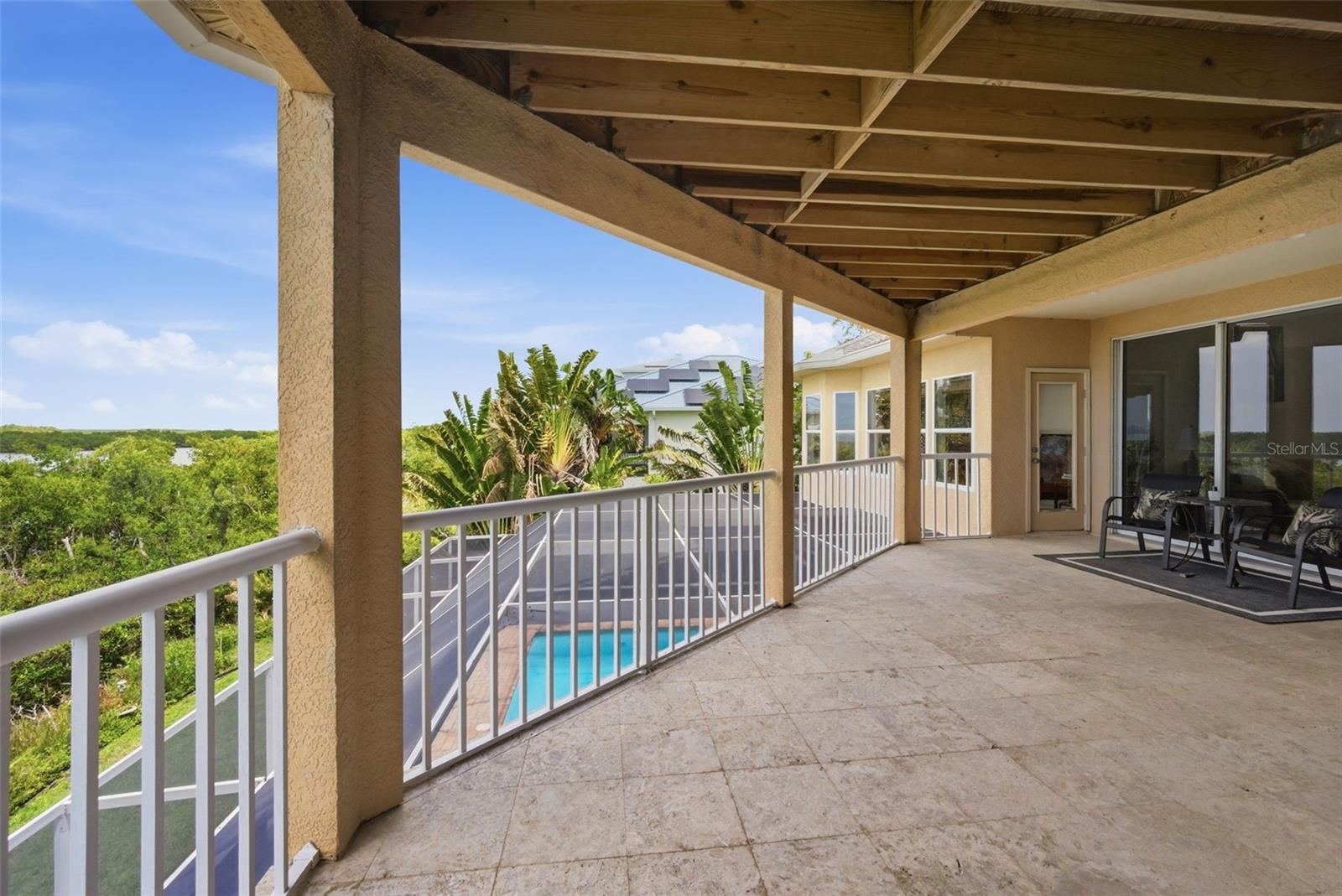 Listing photo id 61 for 2017 Harbour Watch Circle