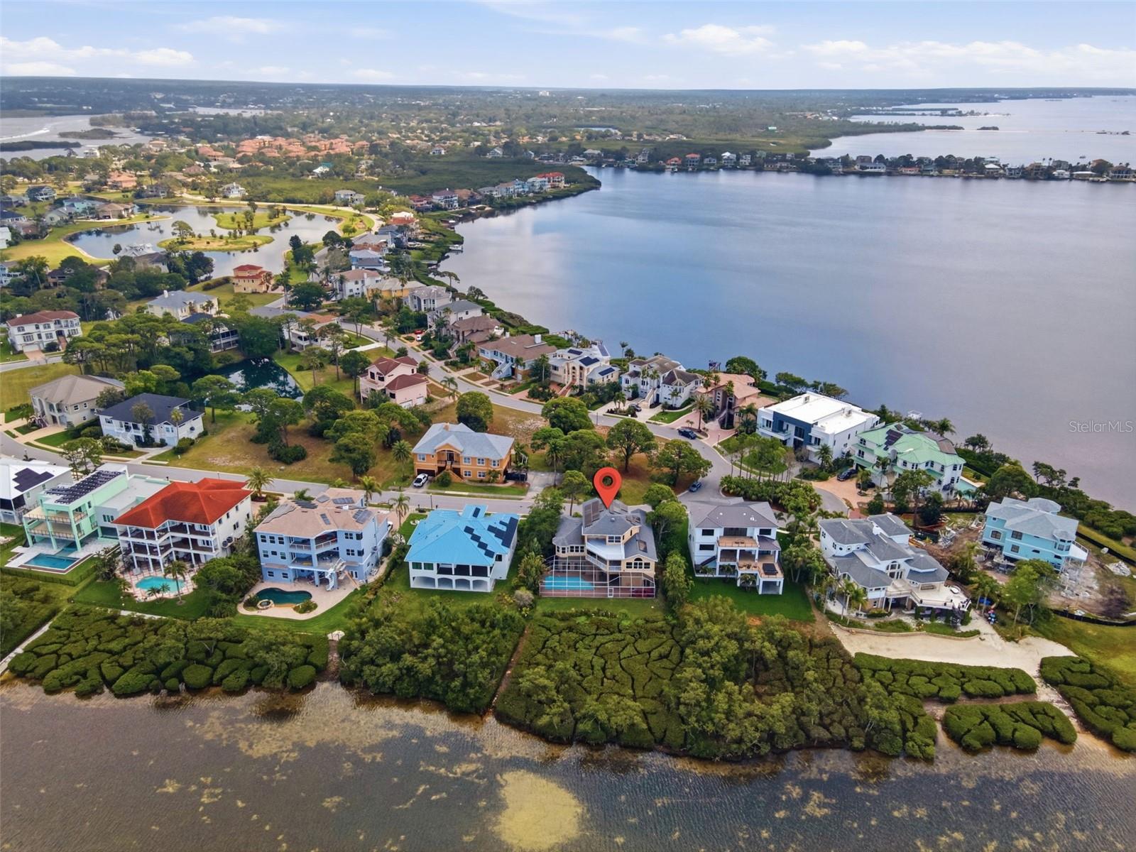 Listing photo id 69 for 2017 Harbour Watch Circle