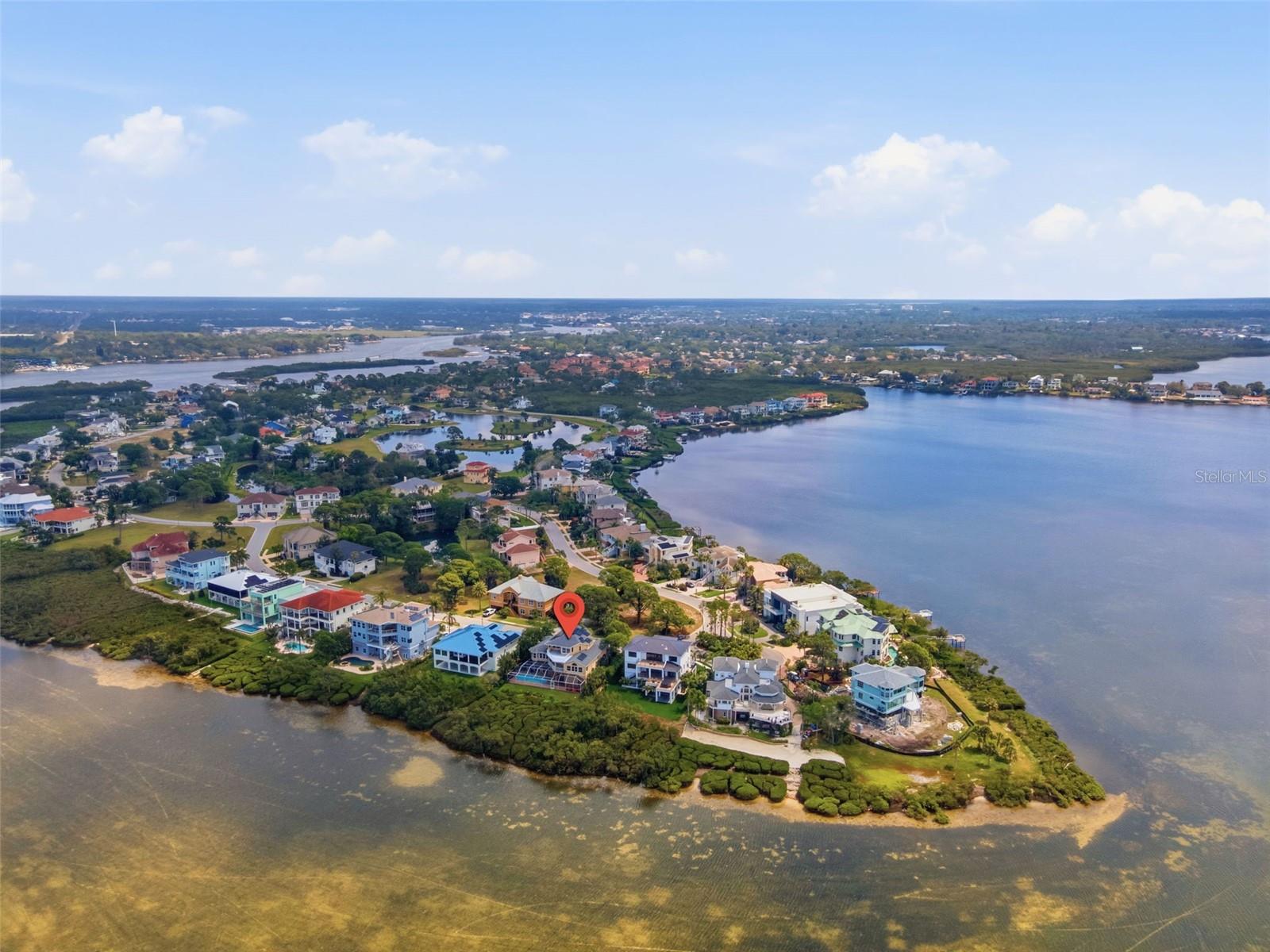 Listing photo id 70 for 2017 Harbour Watch Circle