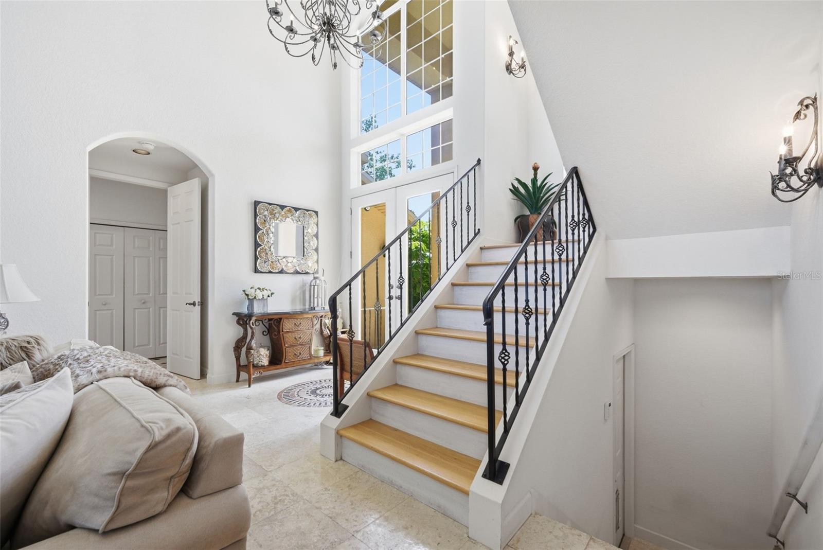 Listing photo id 6 for 2017 Harbour Watch Circle