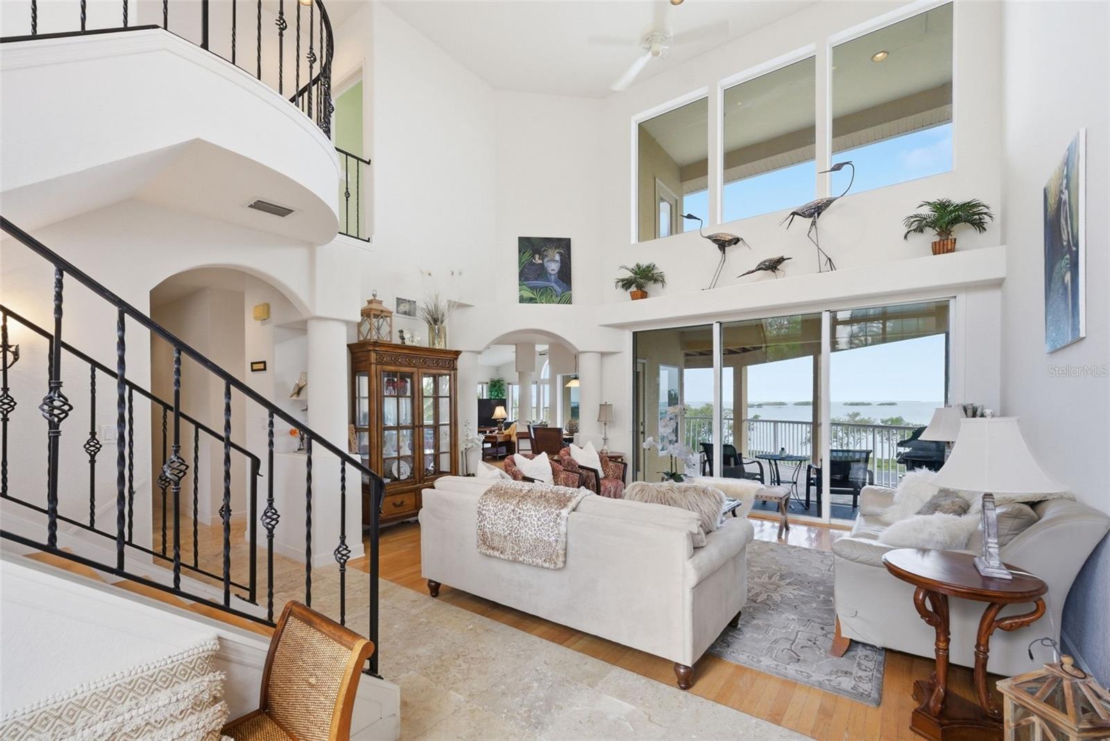 Listing photo id 7 for 2017 Harbour Watch Circle