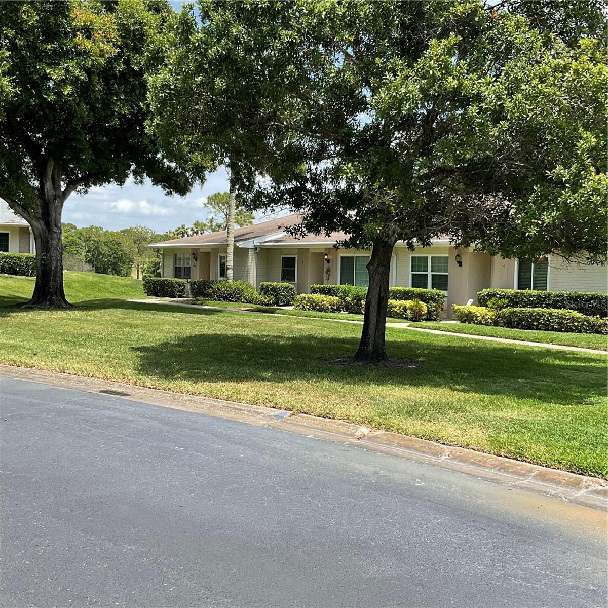 Image 22 of 27 For 1060 Dunrobin Drive A