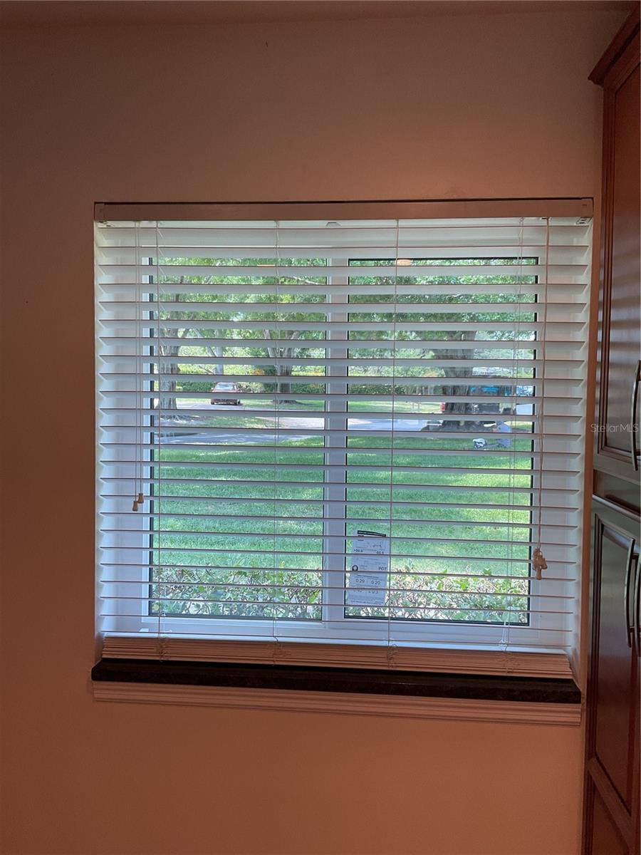 Image 8 of 27 For 1060 Dunrobin Drive A