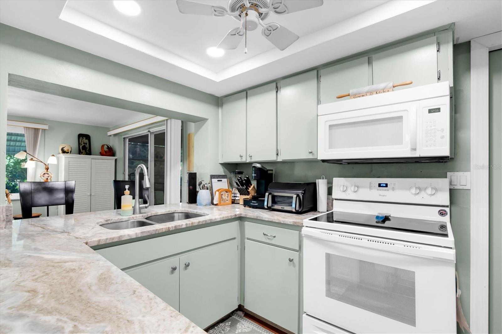 Image 10 of 37 For 3421 Overland Drive