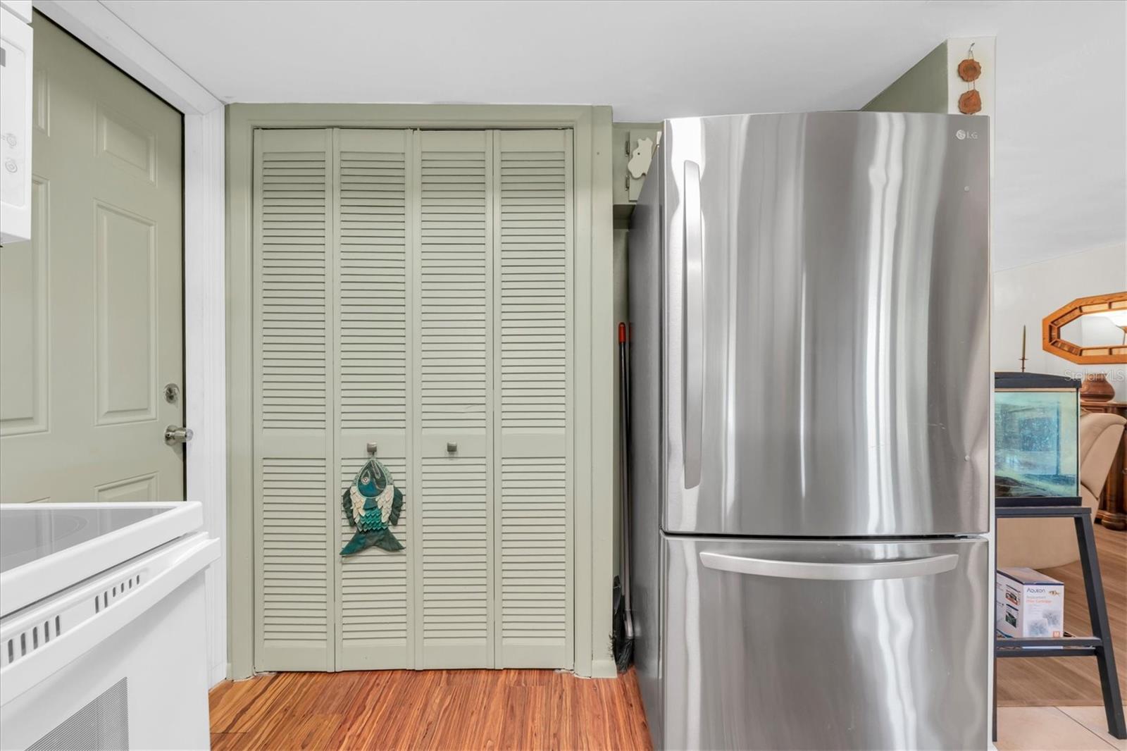 Image 12 of 37 For 3421 Overland Drive