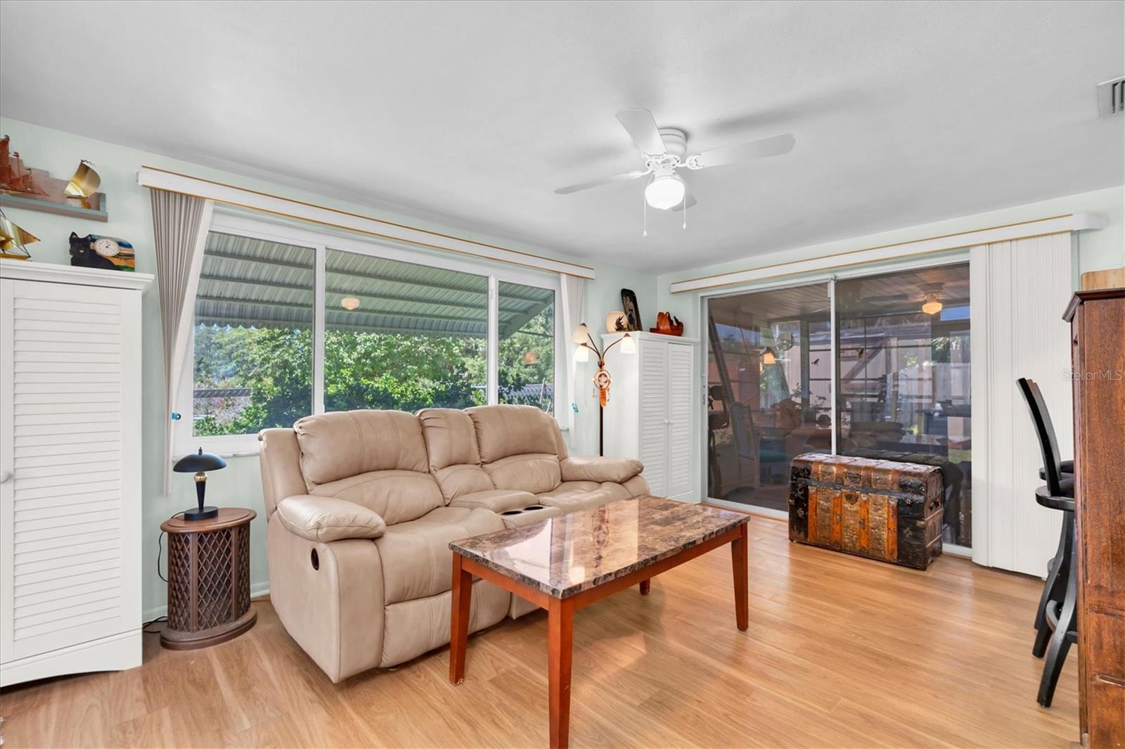 Image 14 of 37 For 3421 Overland Drive