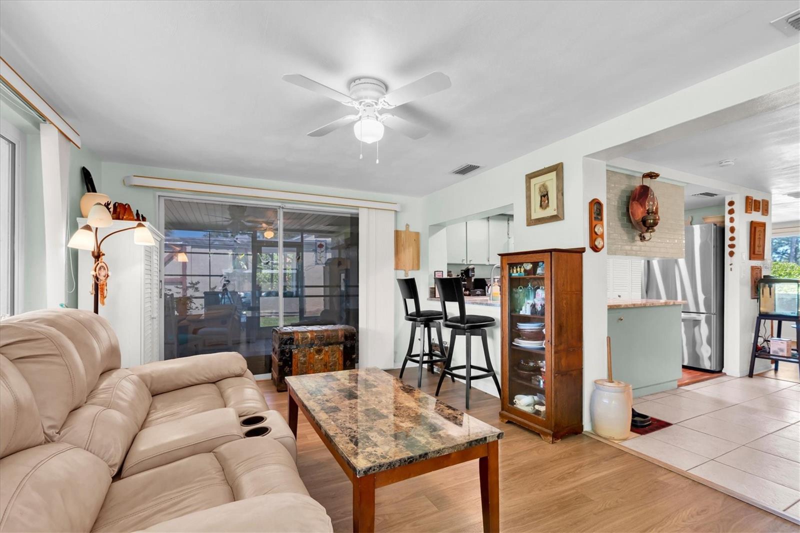 Image 18 of 37 For 3421 Overland Drive