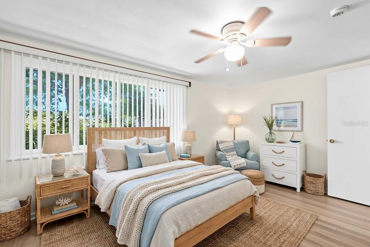 Image 19 of 37 For 3421 Overland Drive