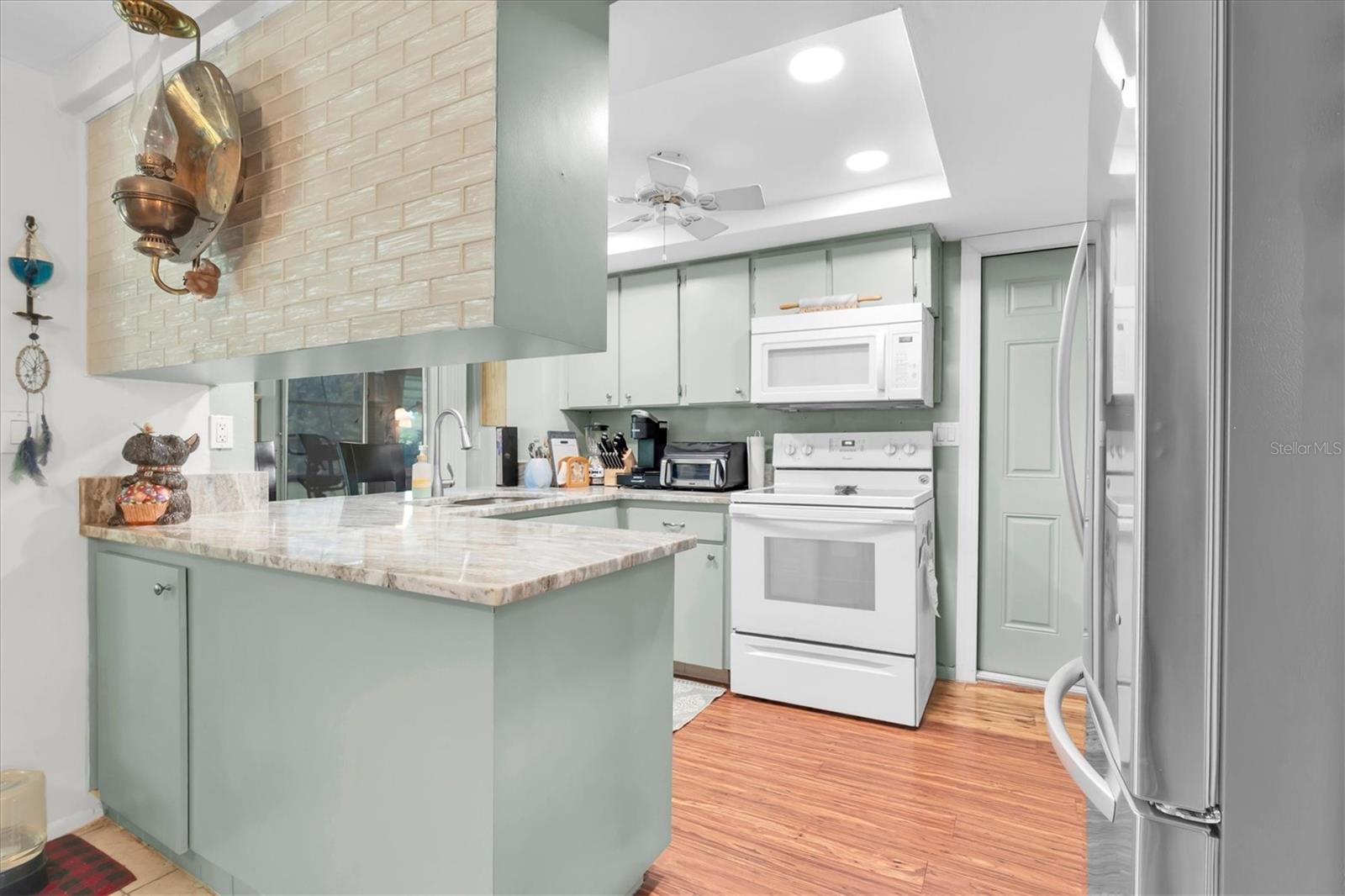 Image 9 of 37 For 3421 Overland Drive