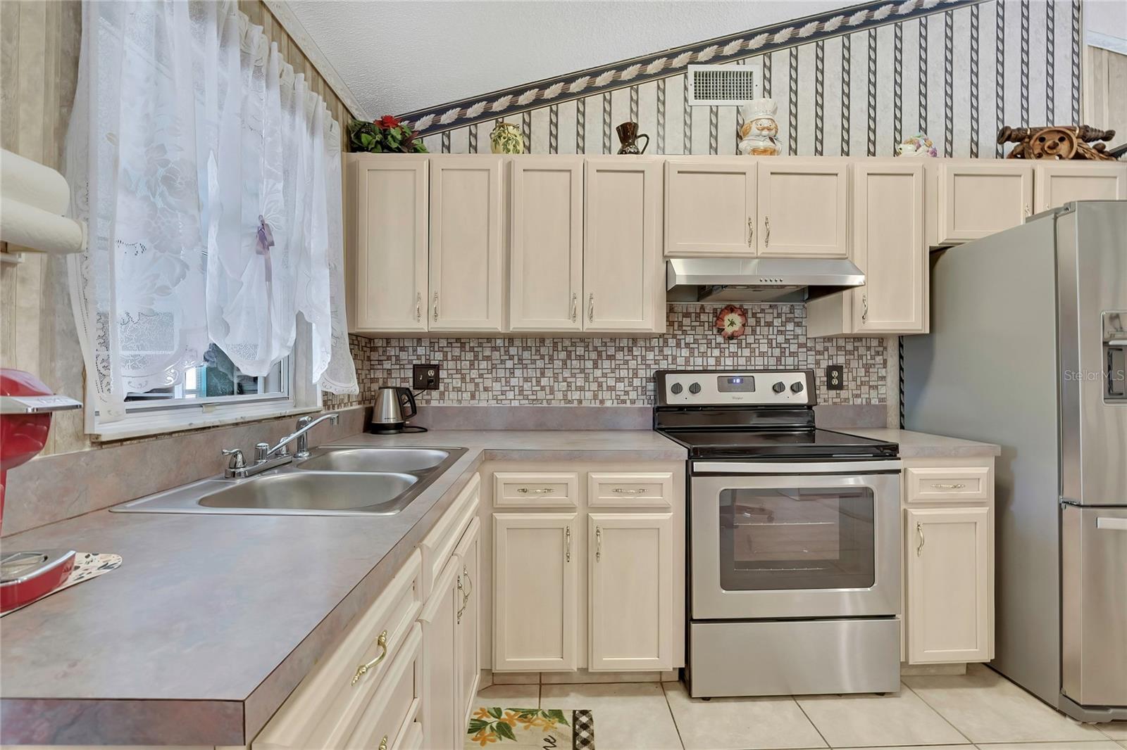 Image 11 of 35 For 3353 Murrow Street