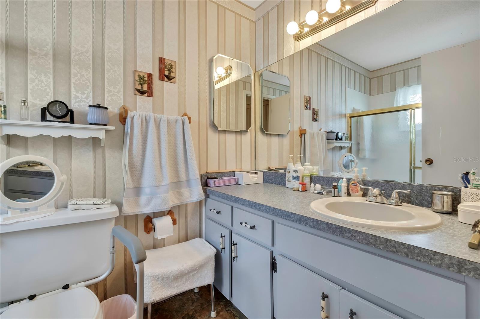 Image 28 of 35 For 3353 Murrow Street