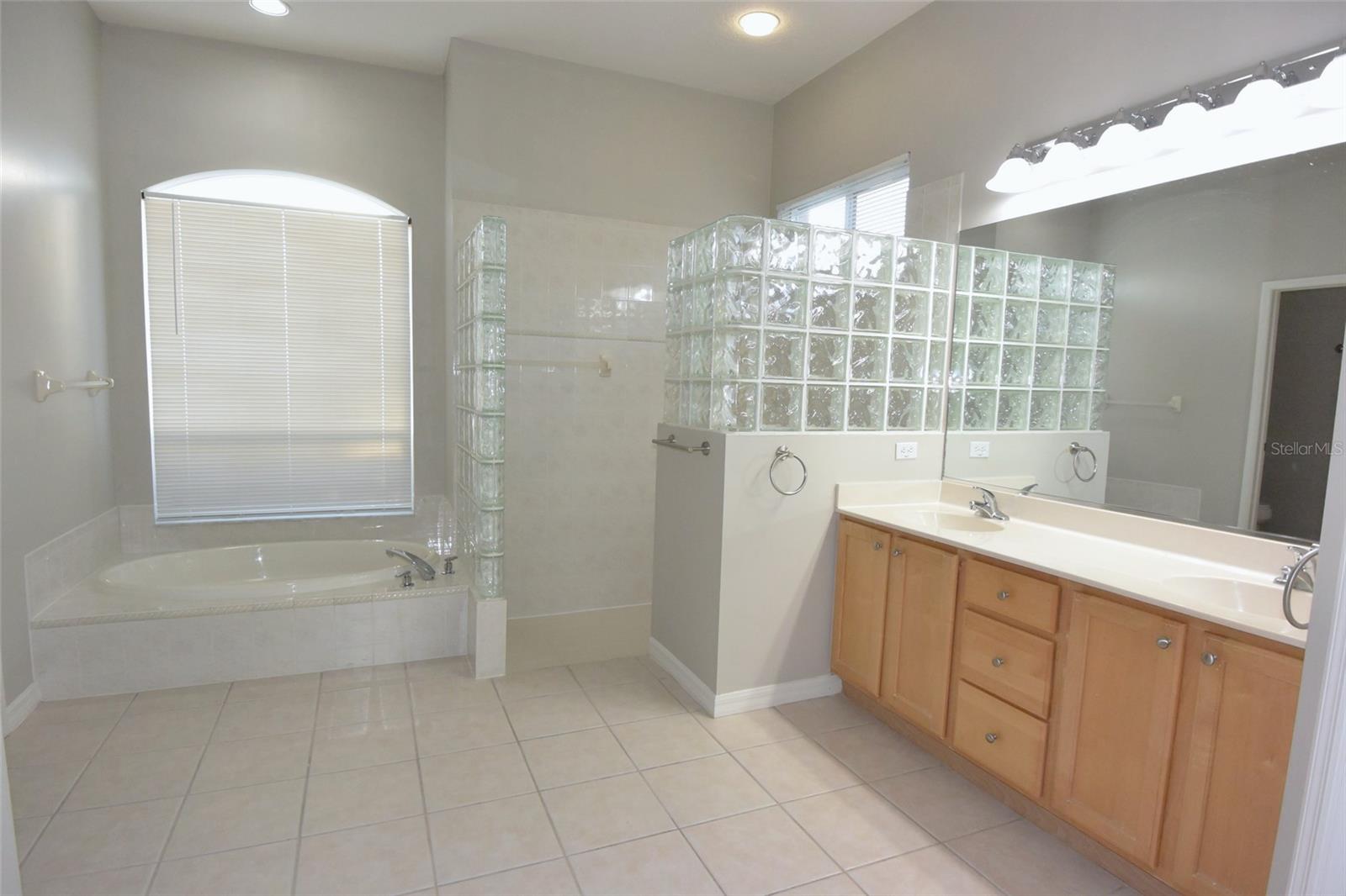 Image 17 of 54 For 1632 Bayfield Court