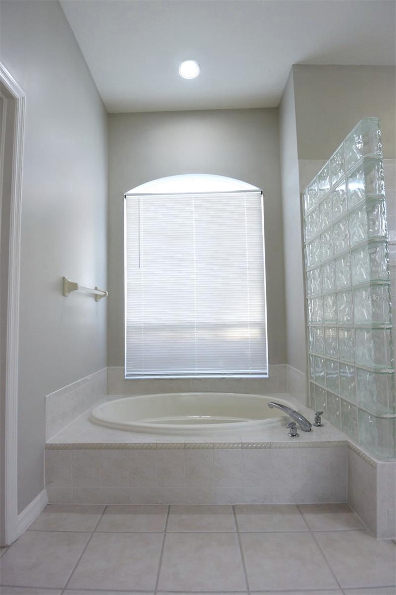 Image 20 of 54 For 1632 Bayfield Court