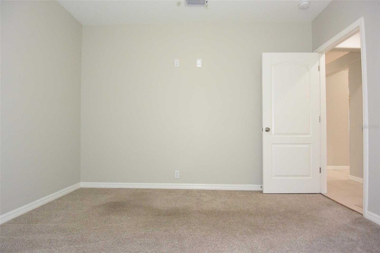 Image 32 of 54 For 1632 Bayfield Court