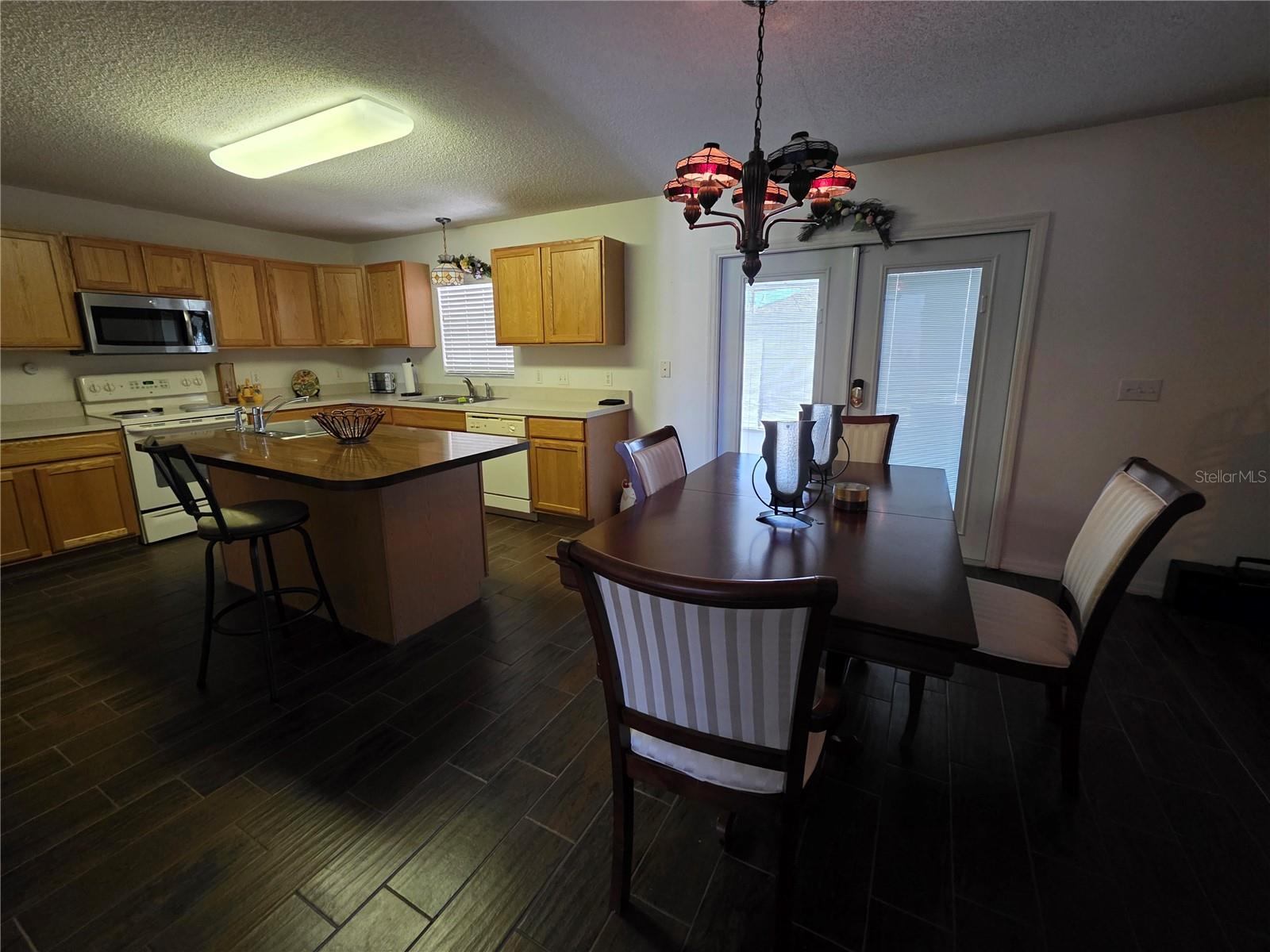 Image 3 of 8 For 9276 Elm Court