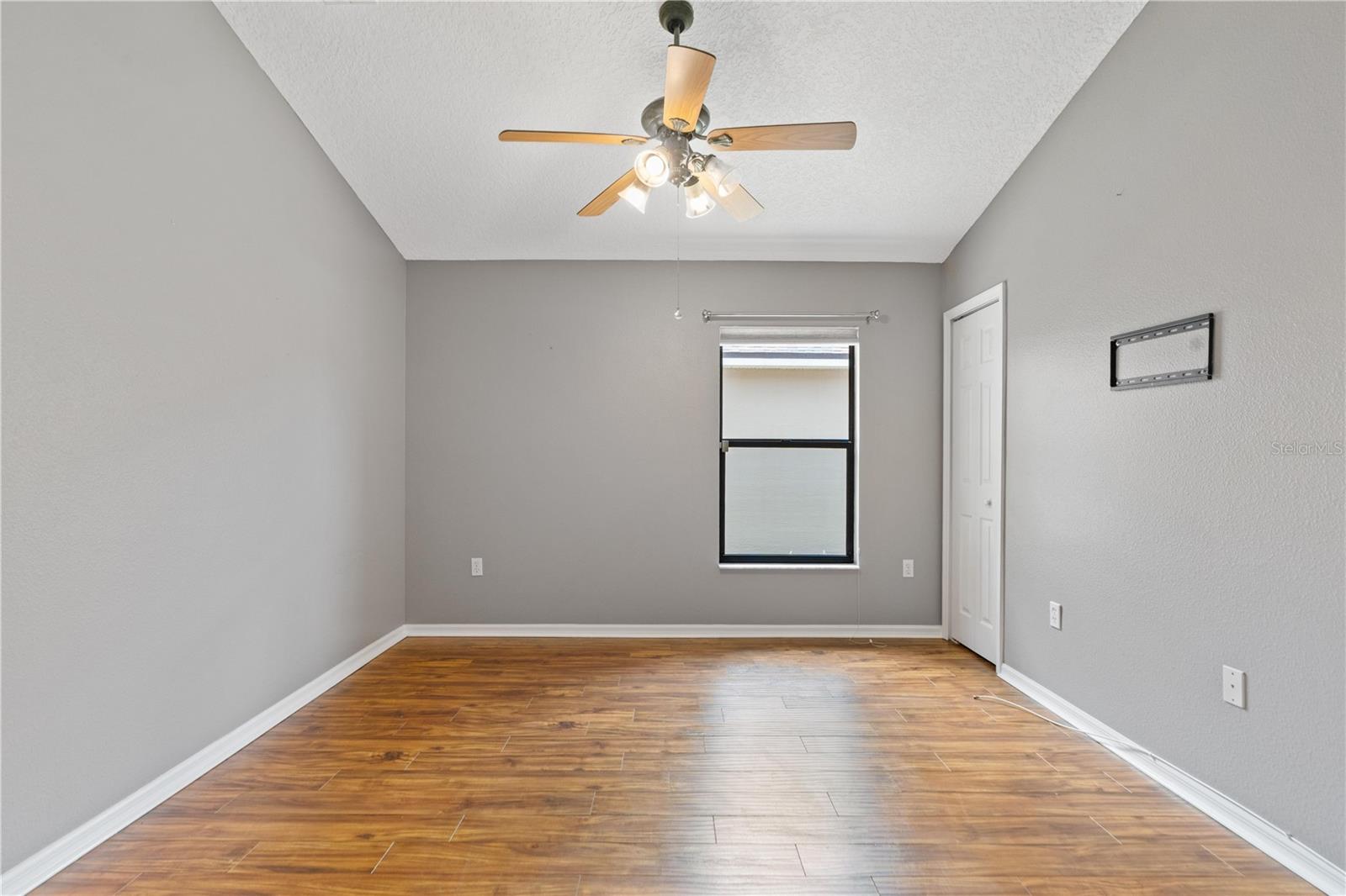 Image 18 of 31 For 9224 Halberg Drive