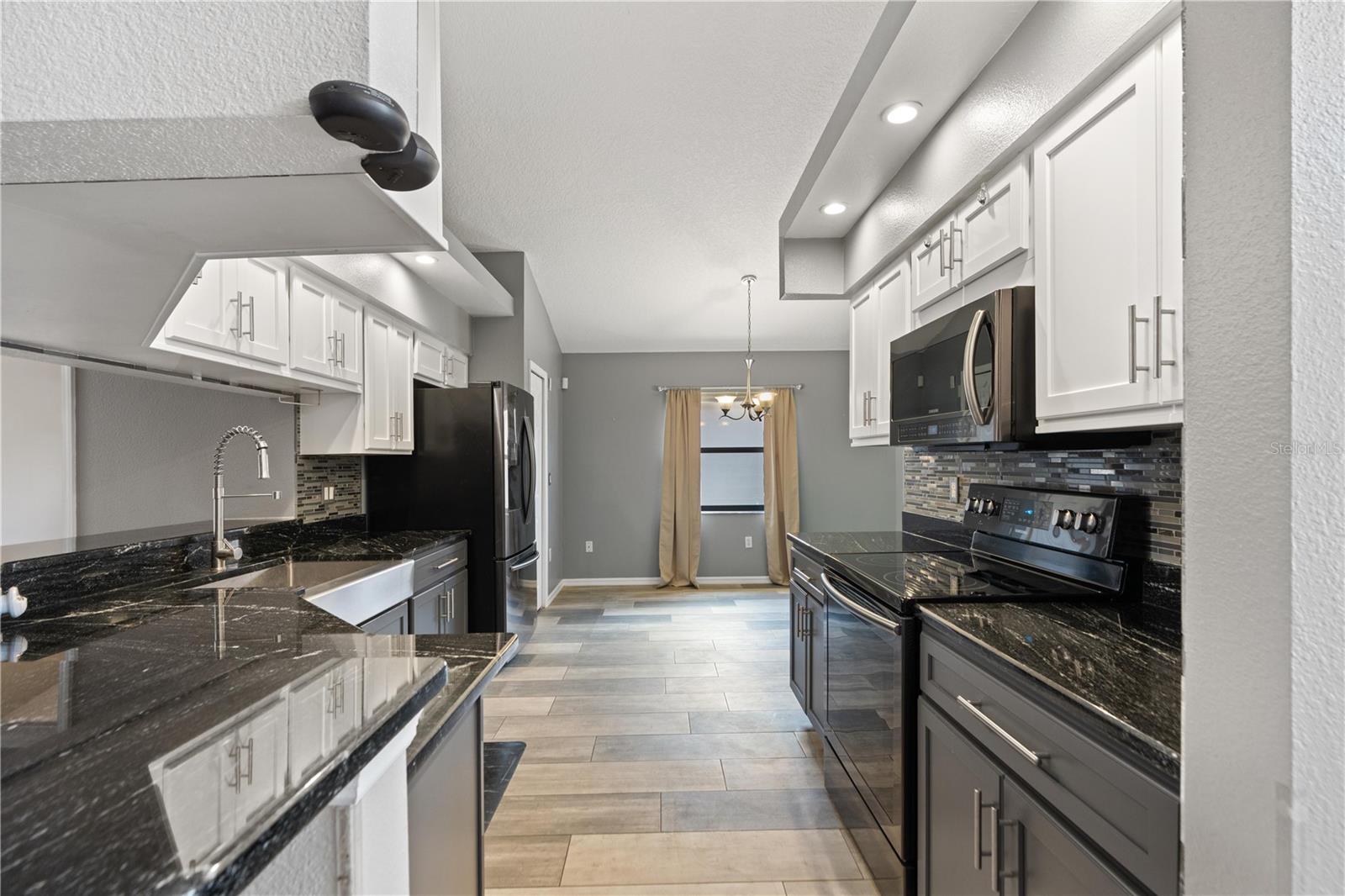 Image 5 of 31 For 9224 Halberg Drive