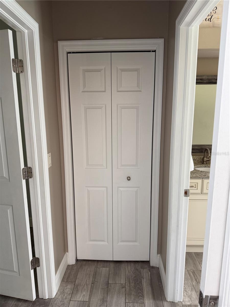 Image 32 of 40 For 1616 Kinsmere Drive