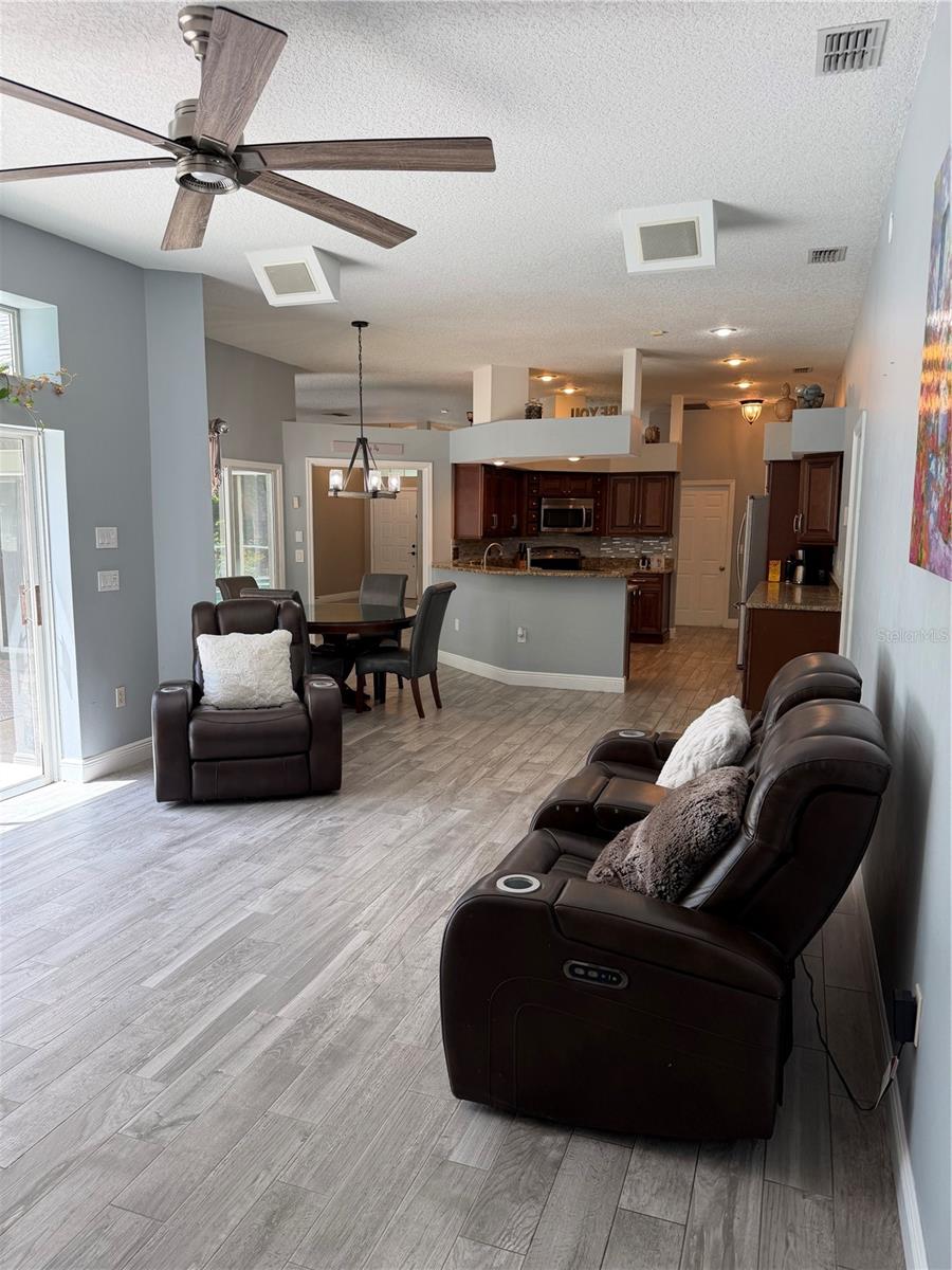 Image 33 of 40 For 1616 Kinsmere Drive