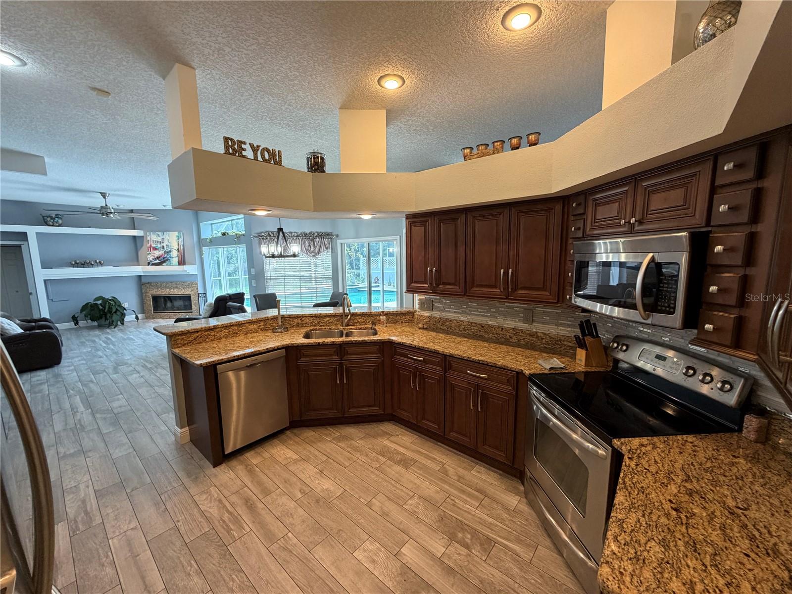 Image 4 of 40 For 1616 Kinsmere Drive