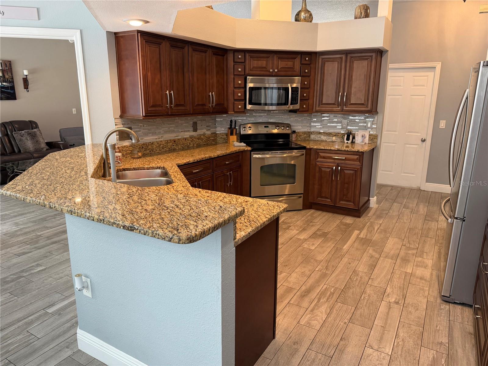 Image 5 of 40 For 1616 Kinsmere Drive