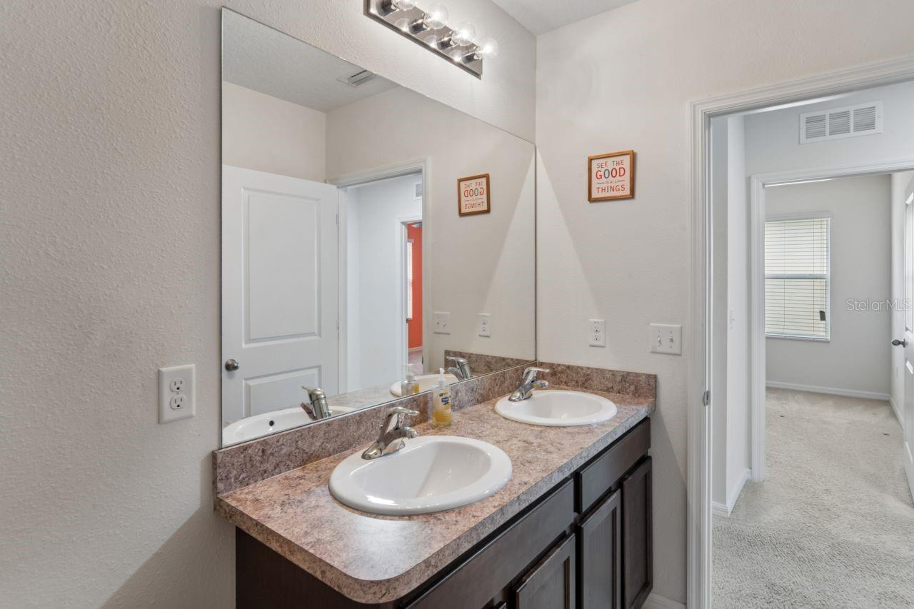 Image 38 of 60 For 3517 Winterberry Lane