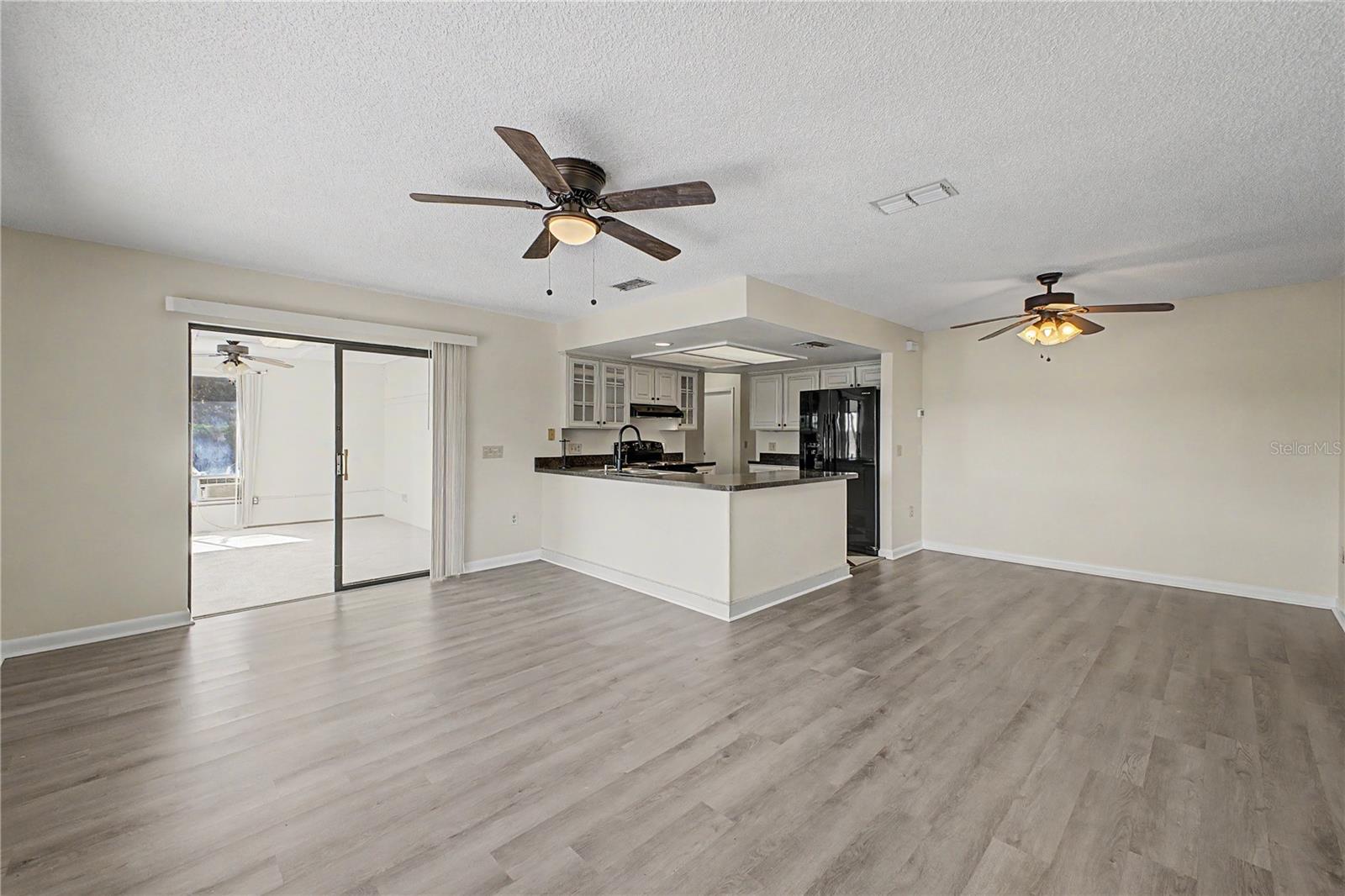 Image 13 of 58 For 1358 Ivydale Road