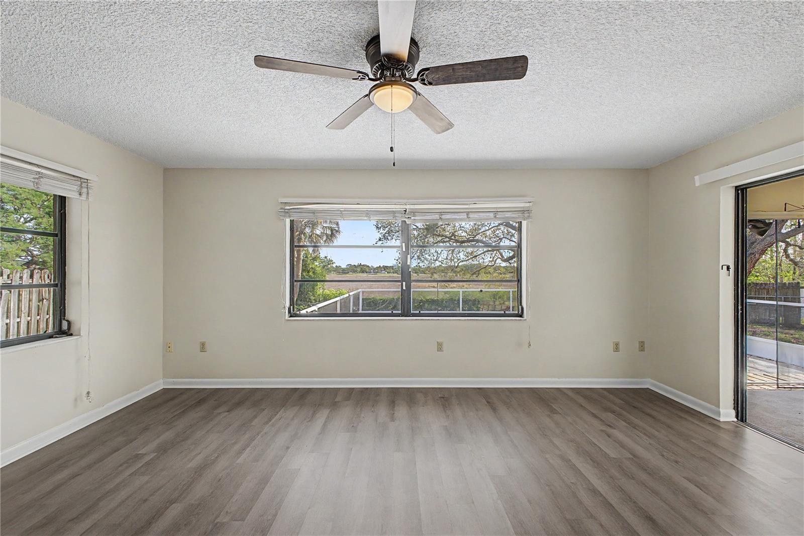 Image 16 of 58 For 1358 Ivydale Road