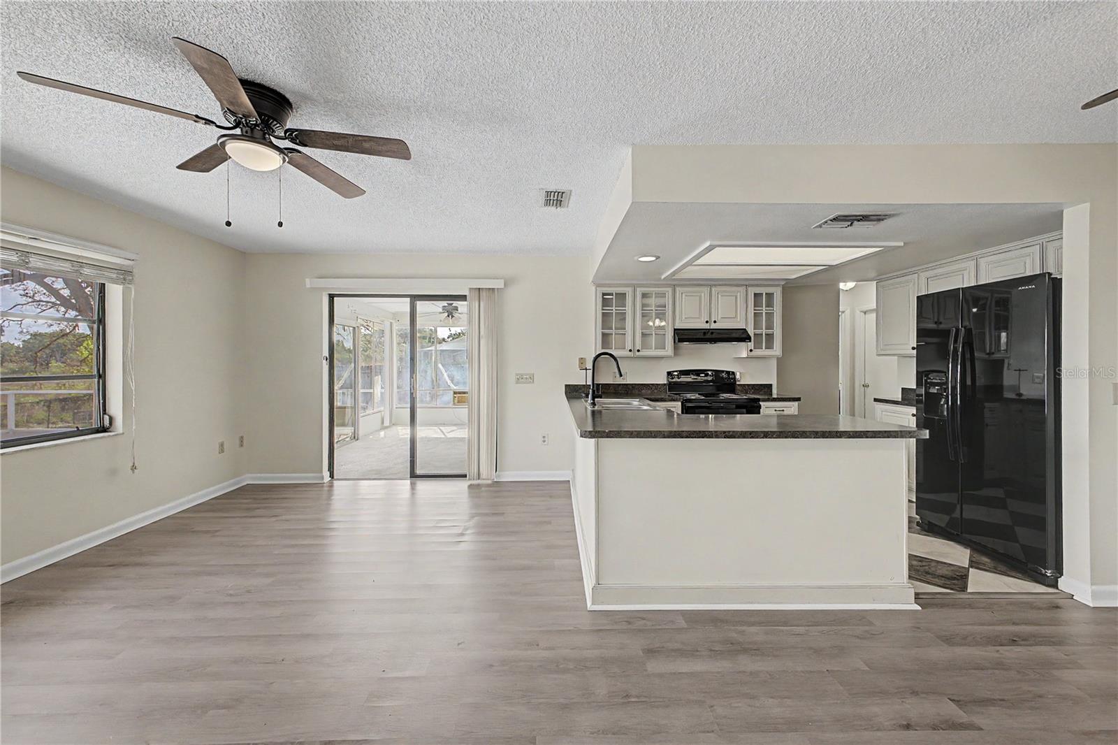 Image 17 of 58 For 1358 Ivydale Road