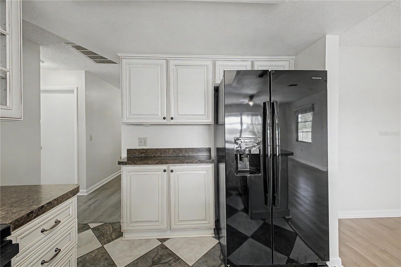 Image 22 of 58 For 1358 Ivydale Road