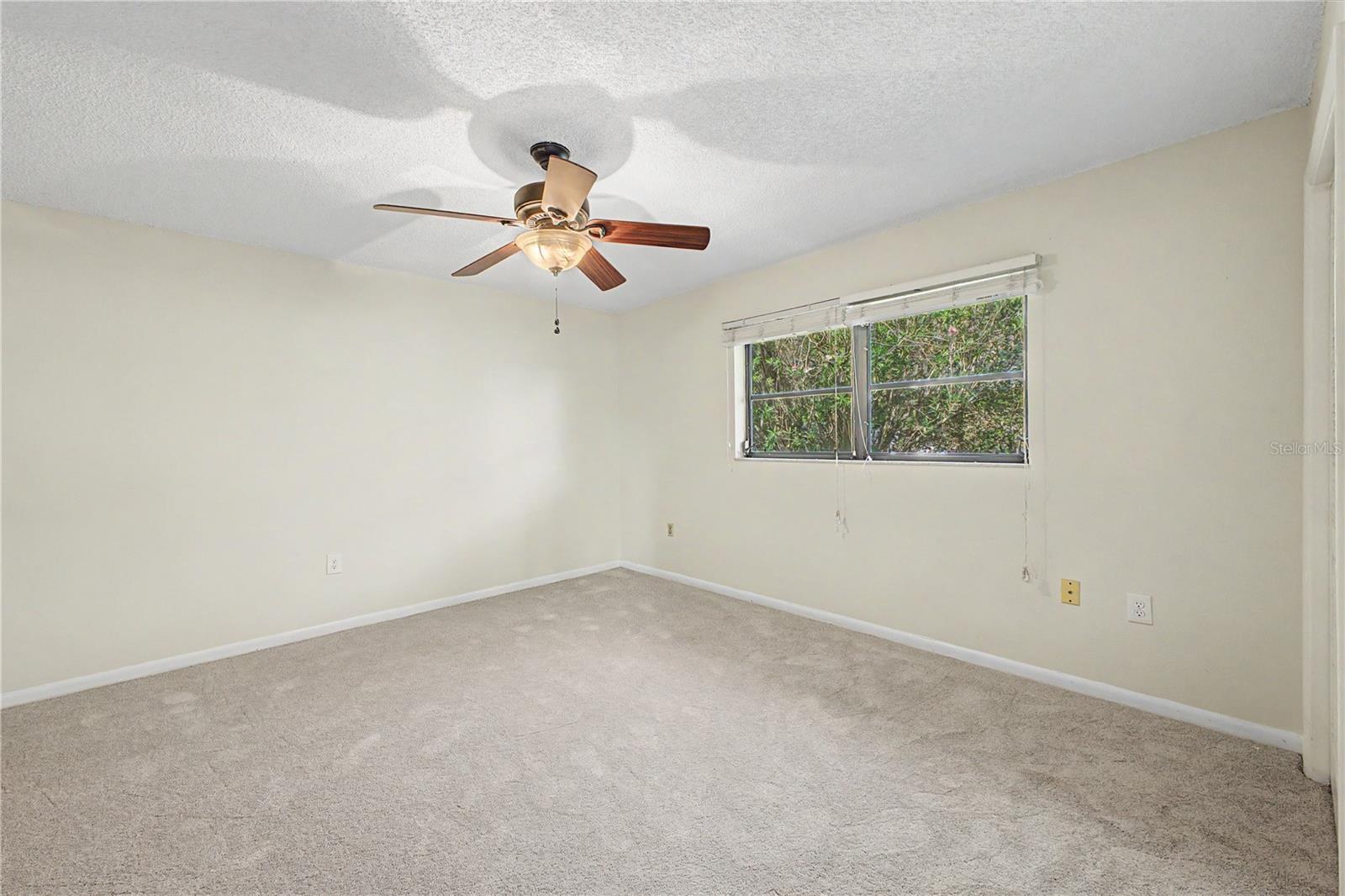 Image 24 of 58 For 1358 Ivydale Road