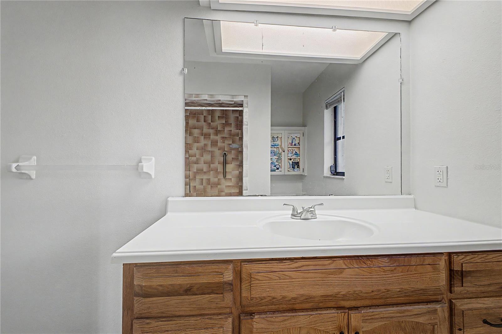 Image 27 of 58 For 1358 Ivydale Road