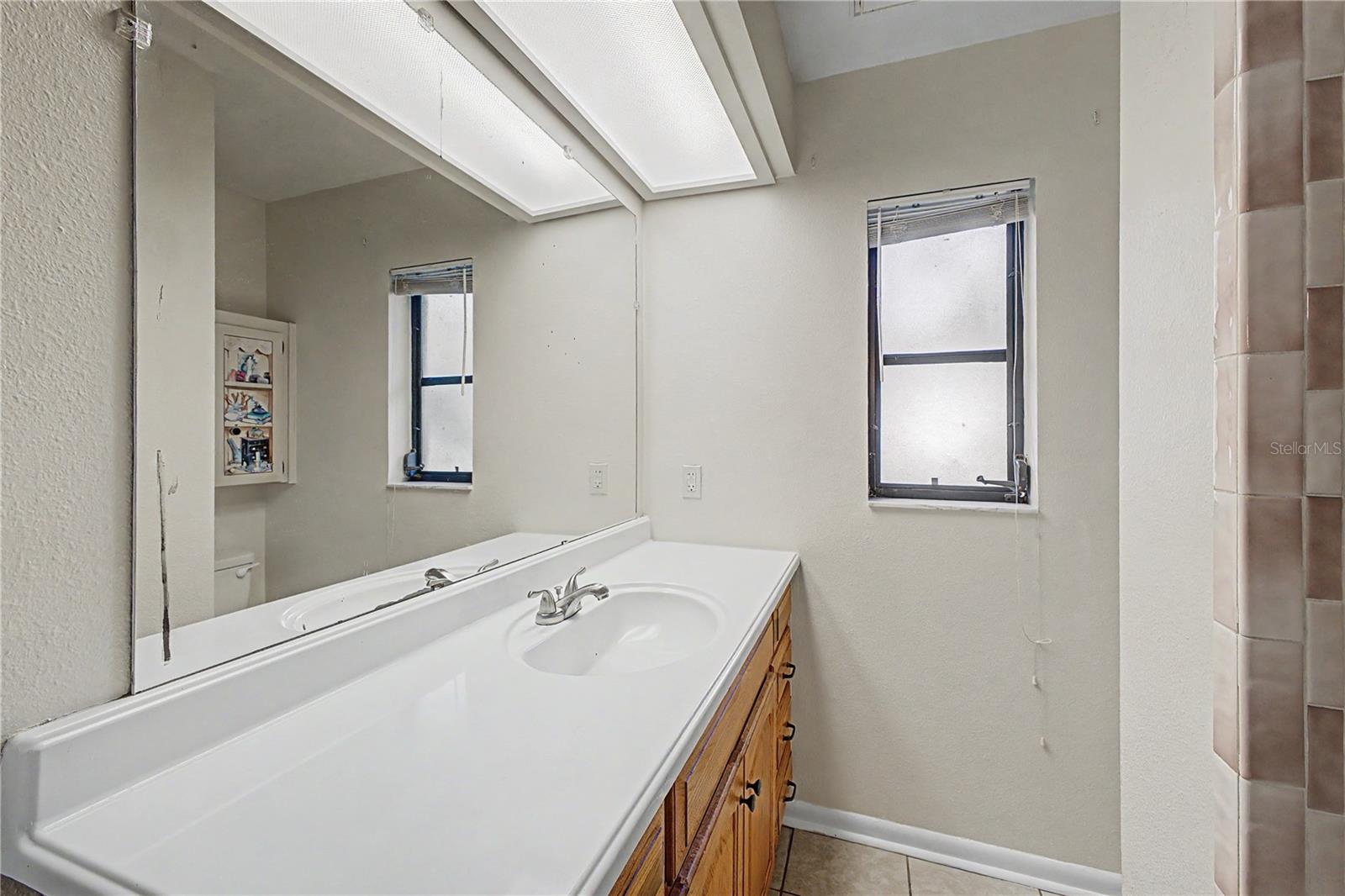 Image 28 of 58 For 1358 Ivydale Road