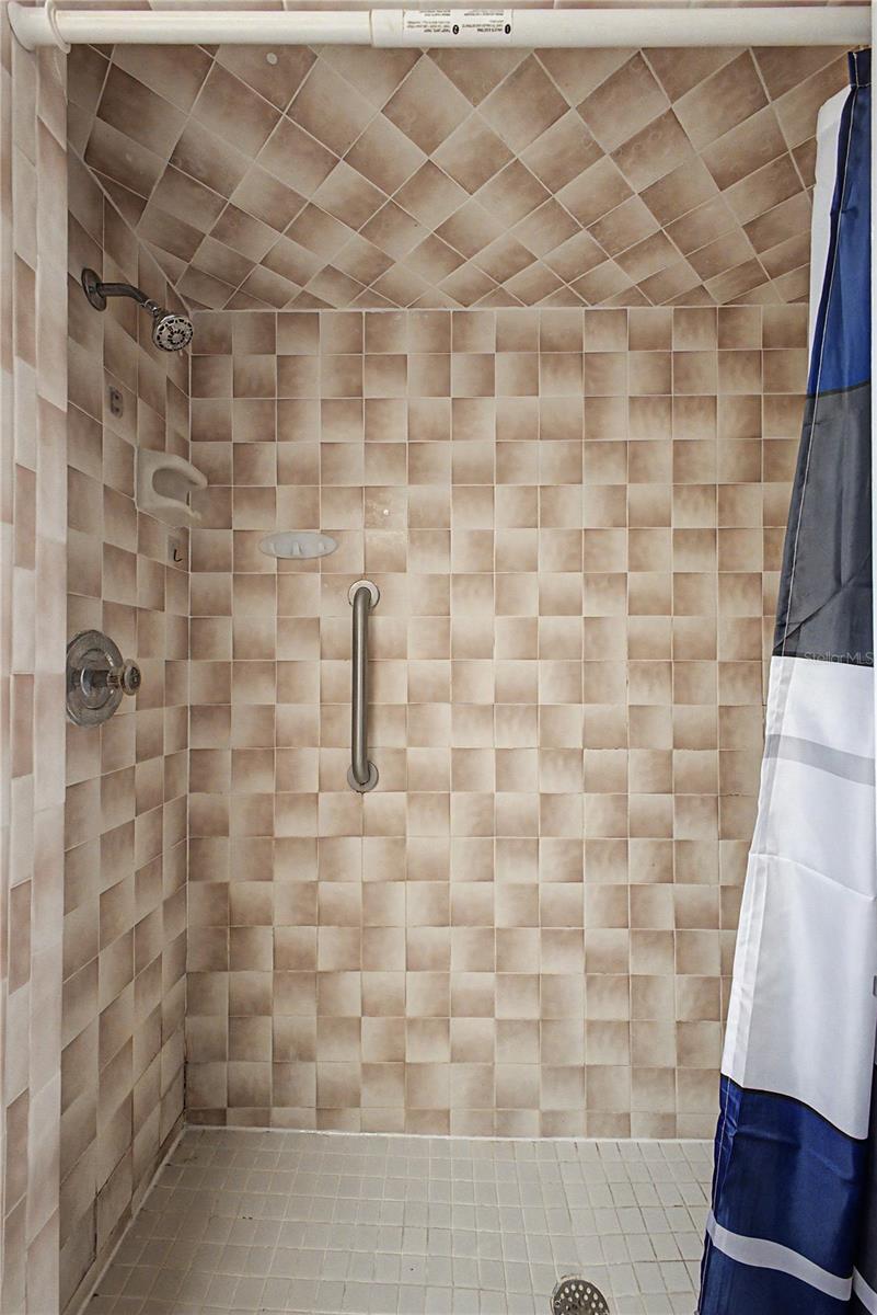 Image 29 of 58 For 1358 Ivydale Road