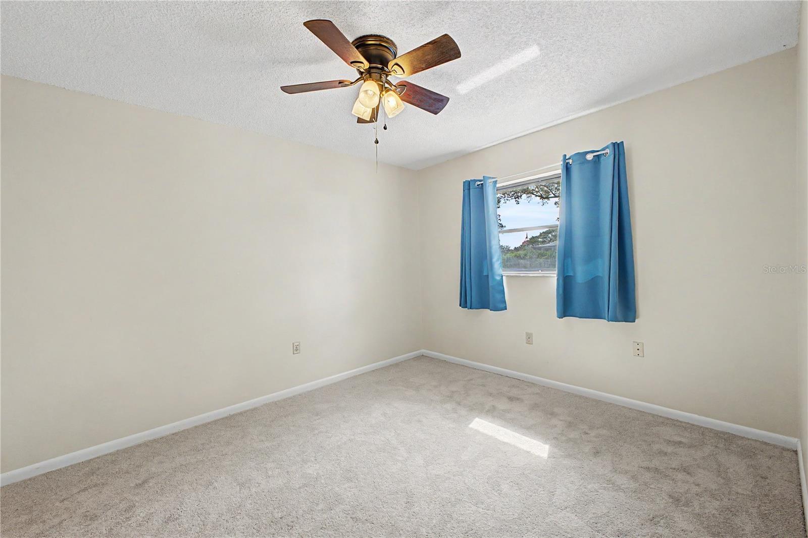 Image 34 of 58 For 1358 Ivydale Road