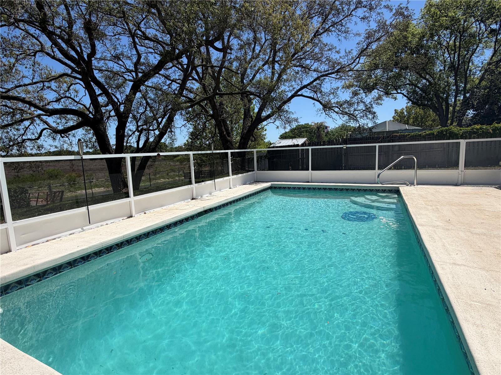 Image 44 of 58 For 1358 Ivydale Road