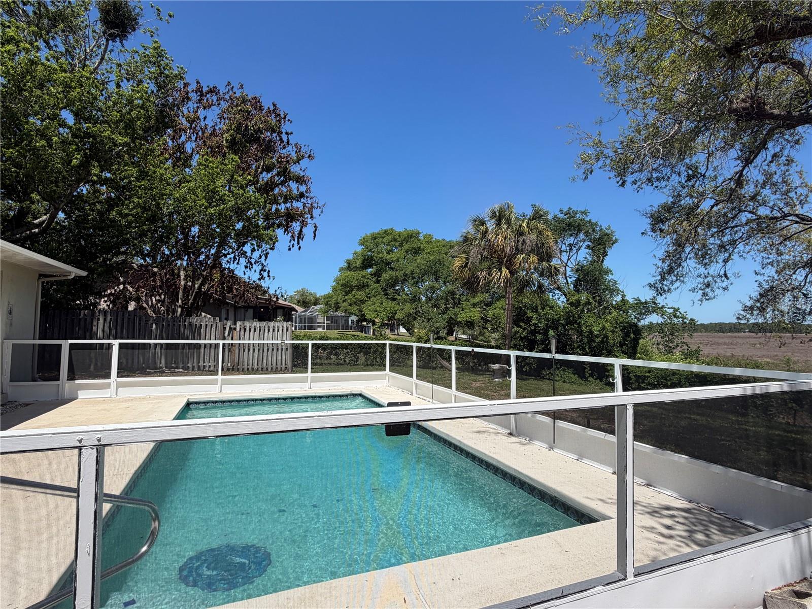 Image 47 of 58 For 1358 Ivydale Road