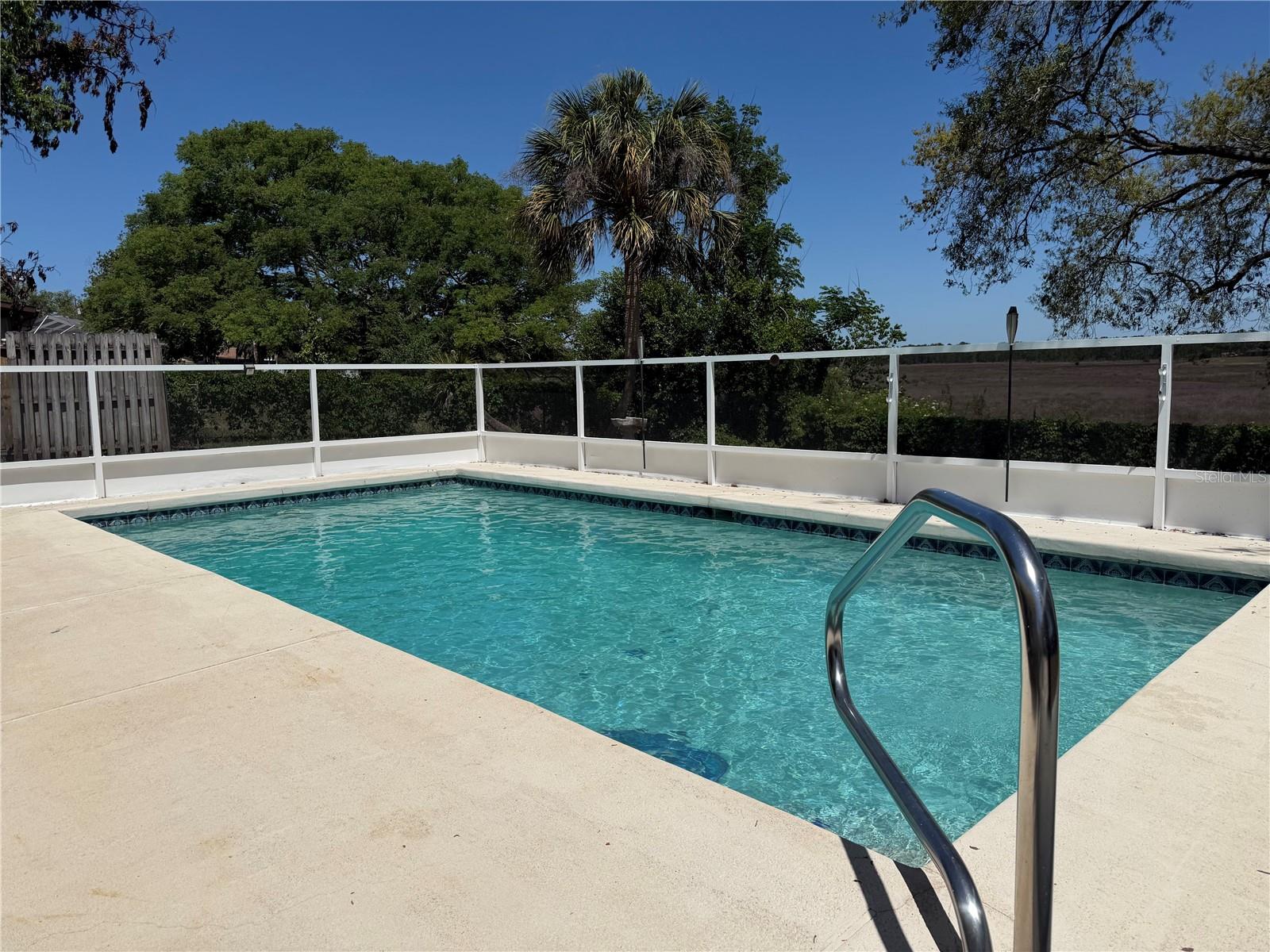 Image 5 of 58 For 1358 Ivydale Road