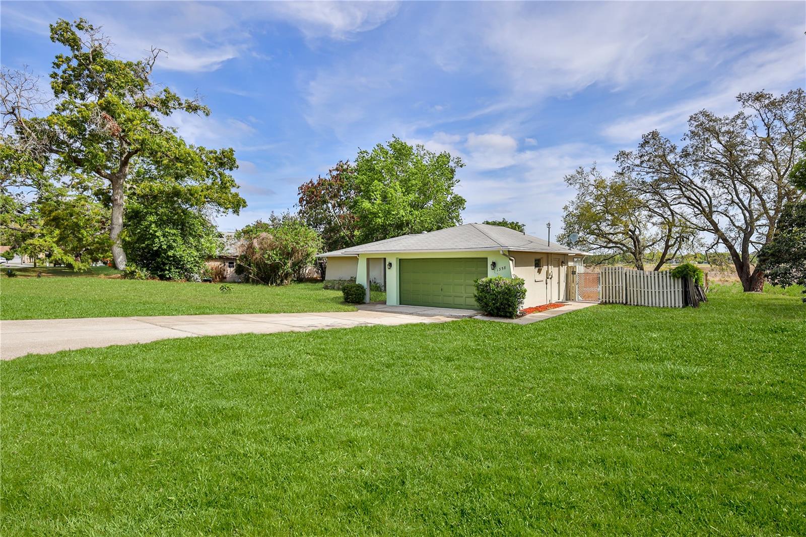 Image 8 of 58 For 1358 Ivydale Road