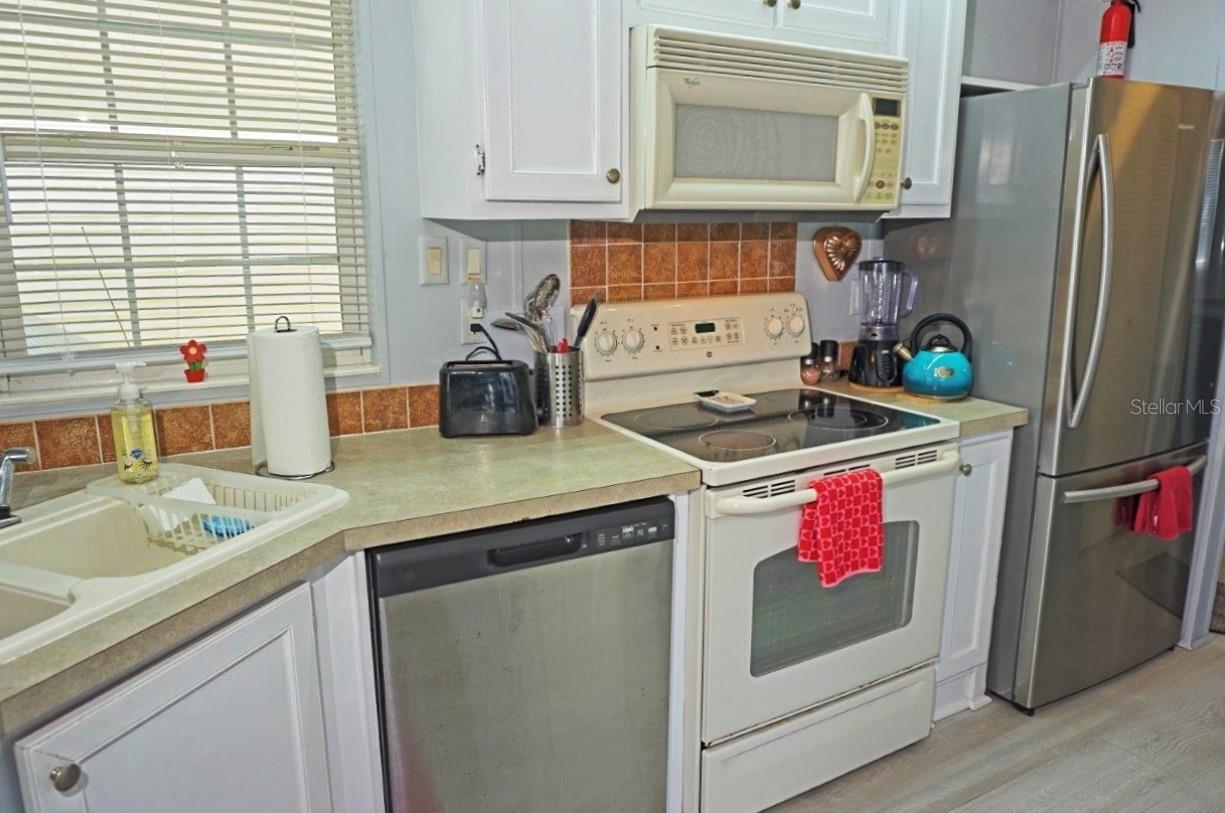 Image 15 of 30 For 21183 Lazy Days Circle