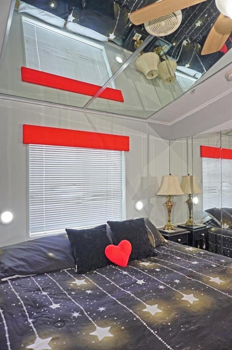 Image 18 of 30 For 21183 Lazy Days Circle