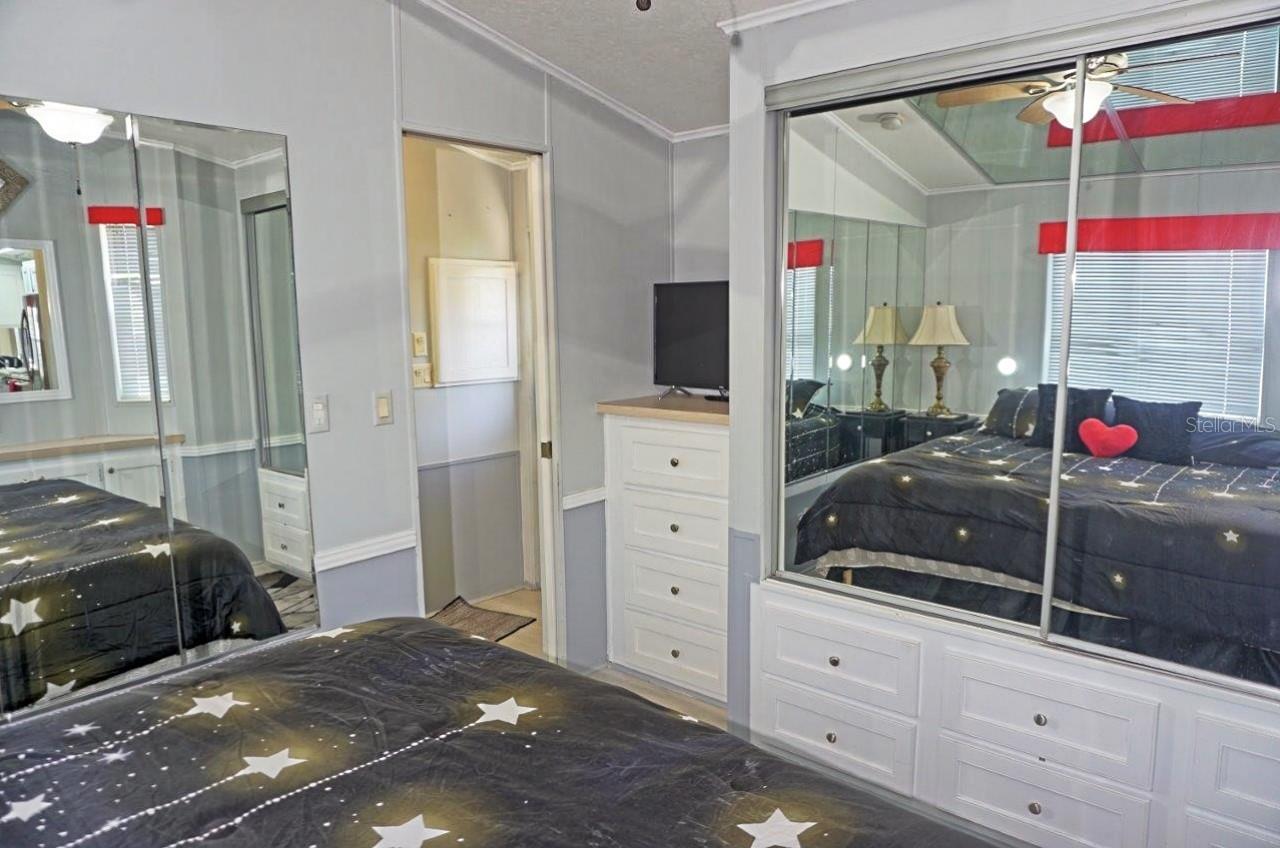 Image 20 of 30 For 21183 Lazy Days Circle